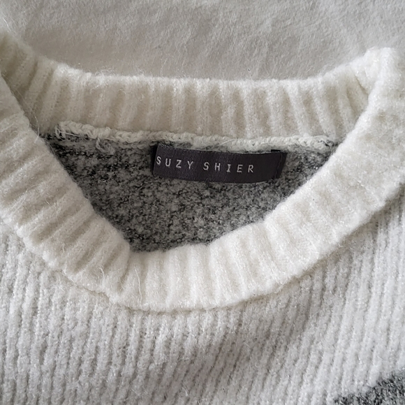 Sweater - Picture 2 of 4